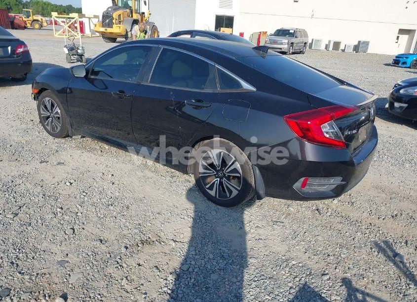 Photo 3 of 2018 Honda Civic EX-T (VIN JHMFC1F35JX007641)