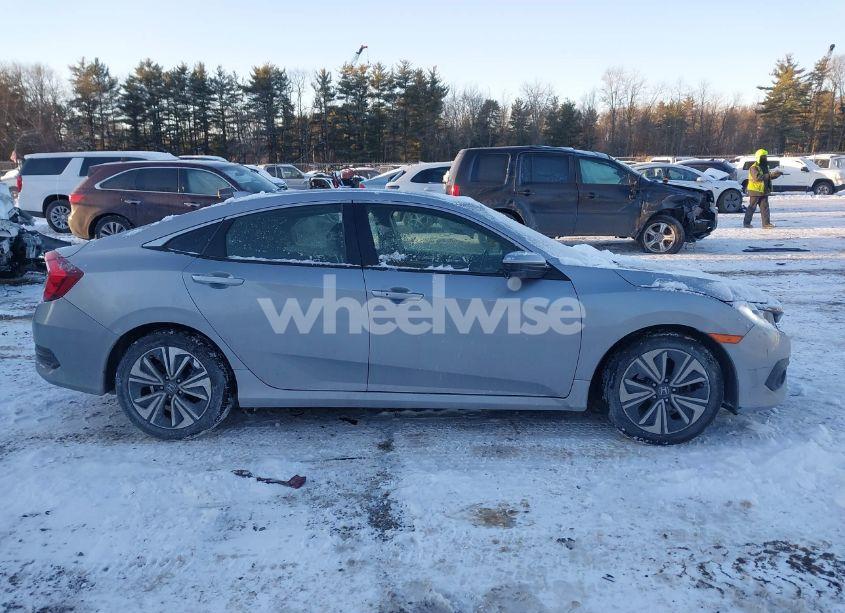 Photo 13 of 2018 Honda Civic EX-T (VIN JHMFC1F35JX032832)