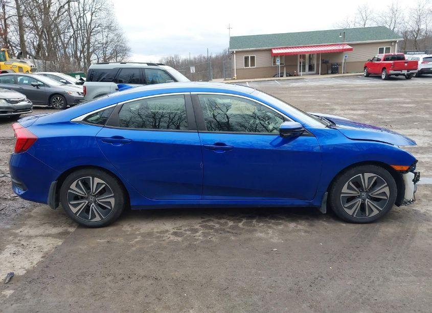 Photo 13 of 2018 Honda Civic EX-T (VIN JHMFC1F35JX037464)