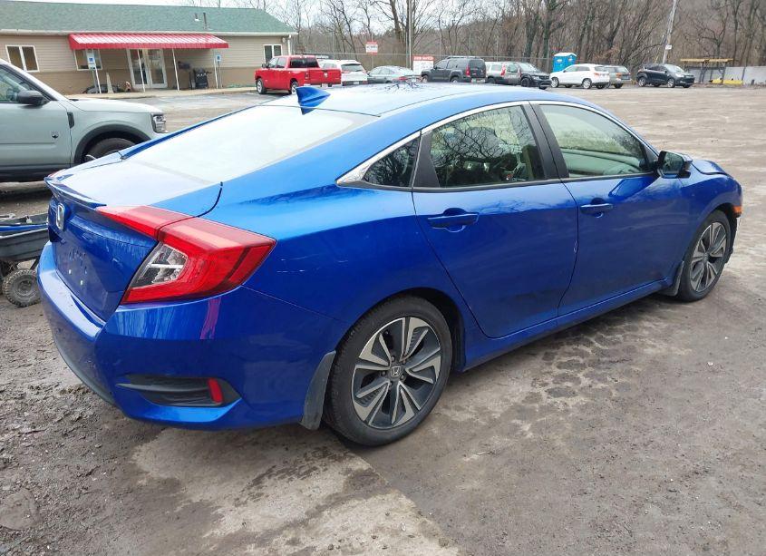 Photo 4 of 2018 Honda Civic EX-T (VIN JHMFC1F35JX037464)