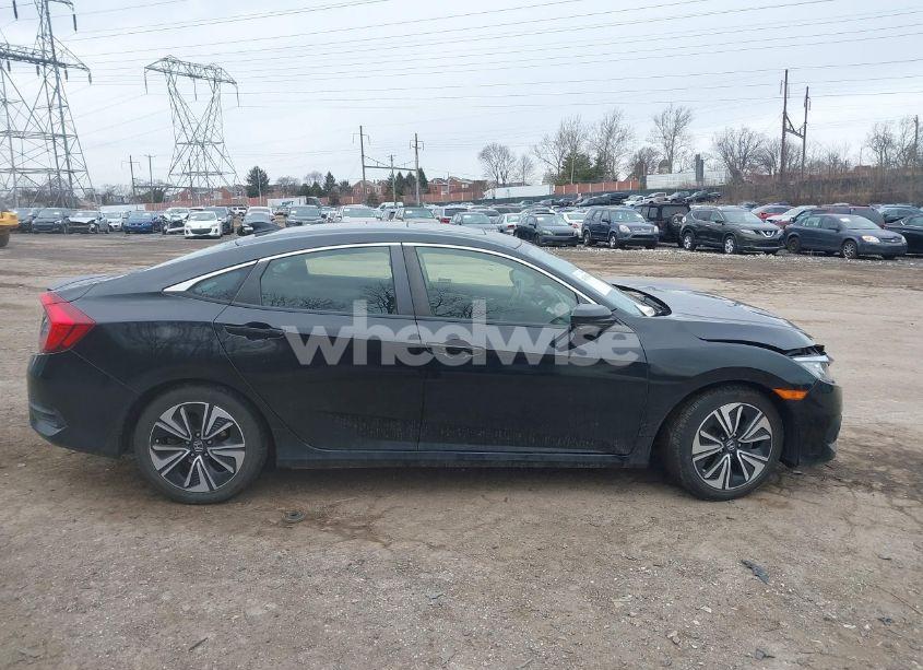 Photo 13 of 2018 Honda Civic EX-T (VIN JHMFC1F36JX008085)