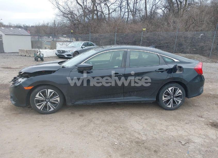 Photo 14 of 2018 Honda Civic EX-T (VIN JHMFC1F36JX008085)
