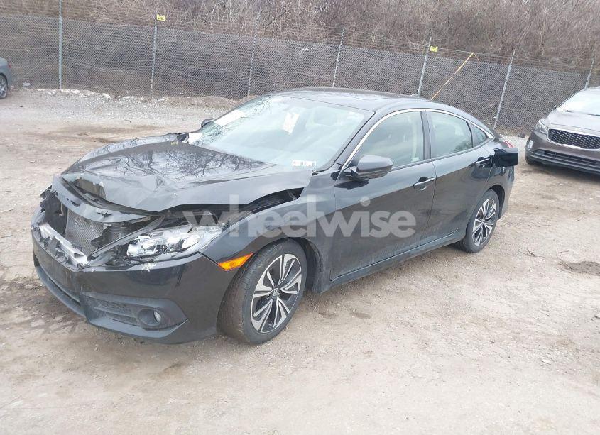 Photo 2 of 2018 Honda Civic EX-T (VIN JHMFC1F36JX008085)