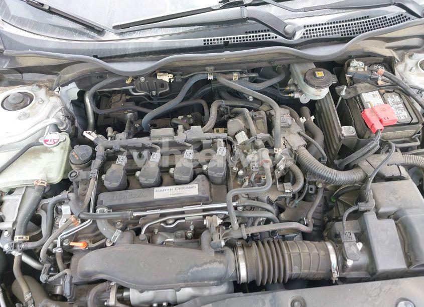 Photo 10 of 2018 Honda Civic EX-T (VIN JHMFC1F36JX012072)