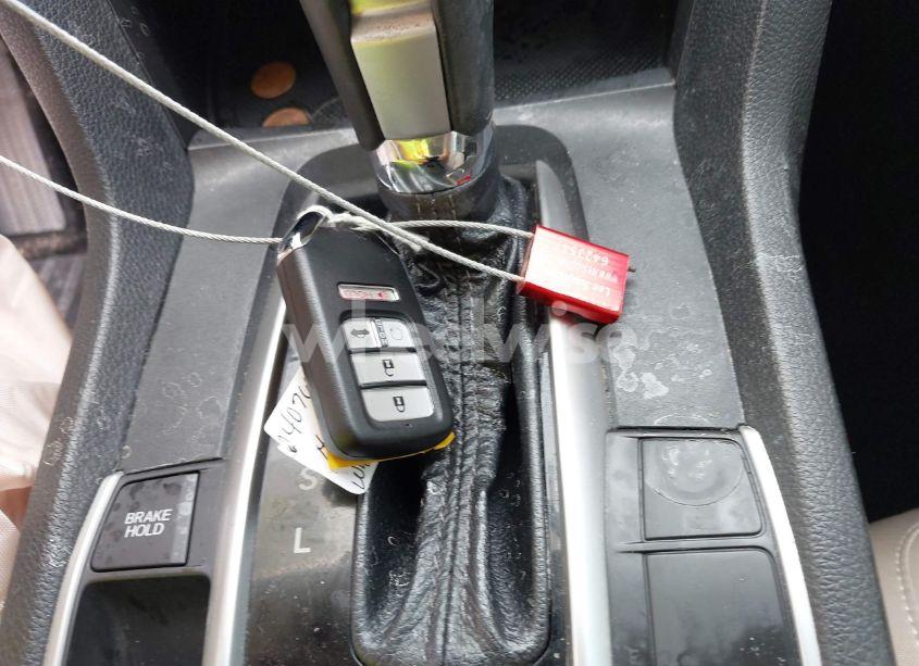 Photo 11 of 2018 Honda Civic EX-T (VIN JHMFC1F36JX012072)