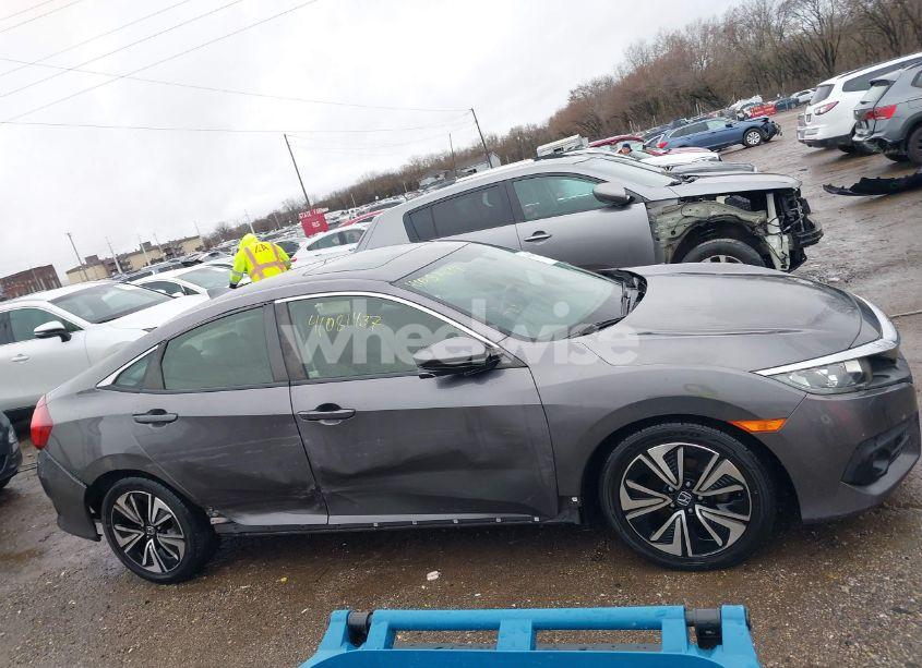Photo 13 of 2018 Honda Civic EX-T (VIN JHMFC1F36JX018454)