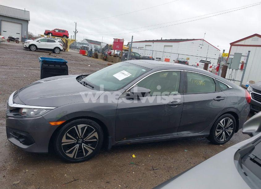 Photo 14 of 2018 Honda Civic EX-T (VIN JHMFC1F36JX018454)
