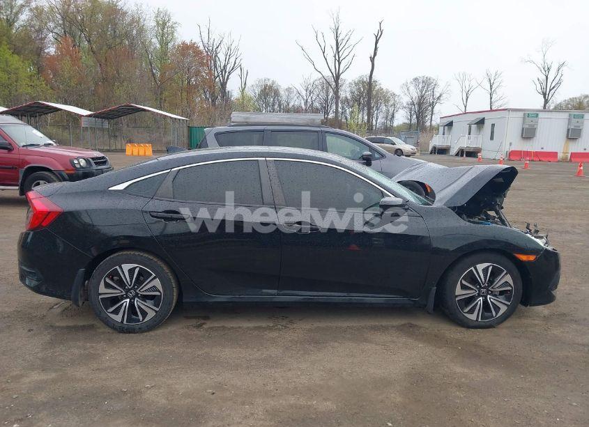 Photo 13 of 2018 Honda Civic EX-T (VIN JHMFC1F36JX035397)