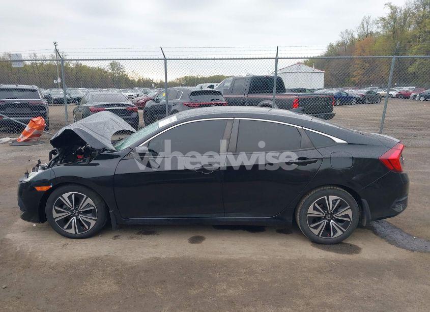 Photo 14 of 2018 Honda Civic EX-T (VIN JHMFC1F36JX035397)