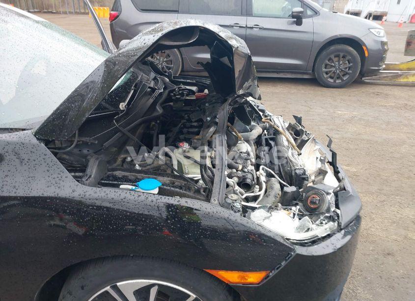 Photo 19 of 2018 Honda Civic EX-T (VIN JHMFC1F36JX035397)