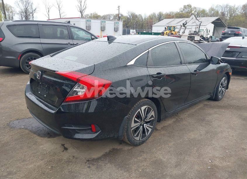 Photo 4 of 2018 Honda Civic EX-T (VIN JHMFC1F36JX035397)