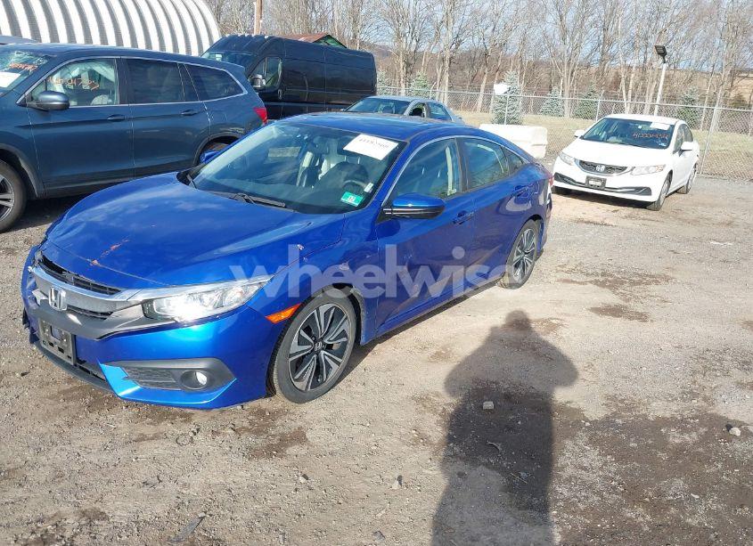 Photo 2 of 2018 Honda Civic EX-T (VIN JHMFC1F36JX035867)