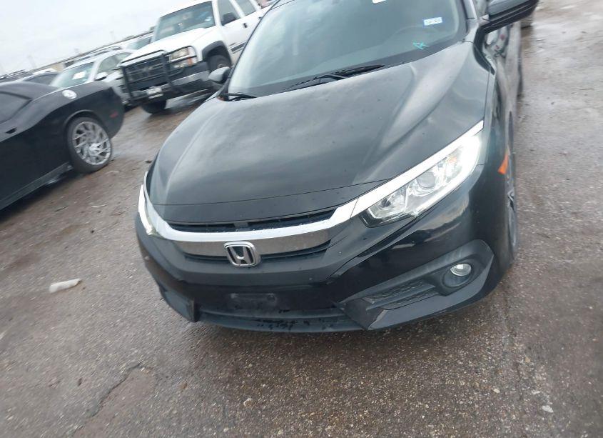 Photo 12 of 2018 Honda Civic EX-T (VIN JHMFC1F37JX007494)