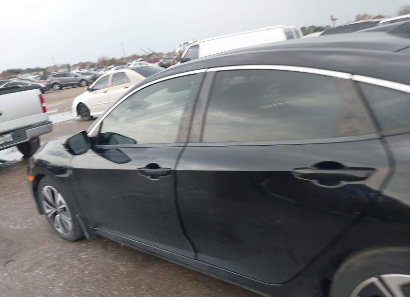 Photo 14 of 2018 Honda Civic EX-T (VIN JHMFC1F37JX007494)