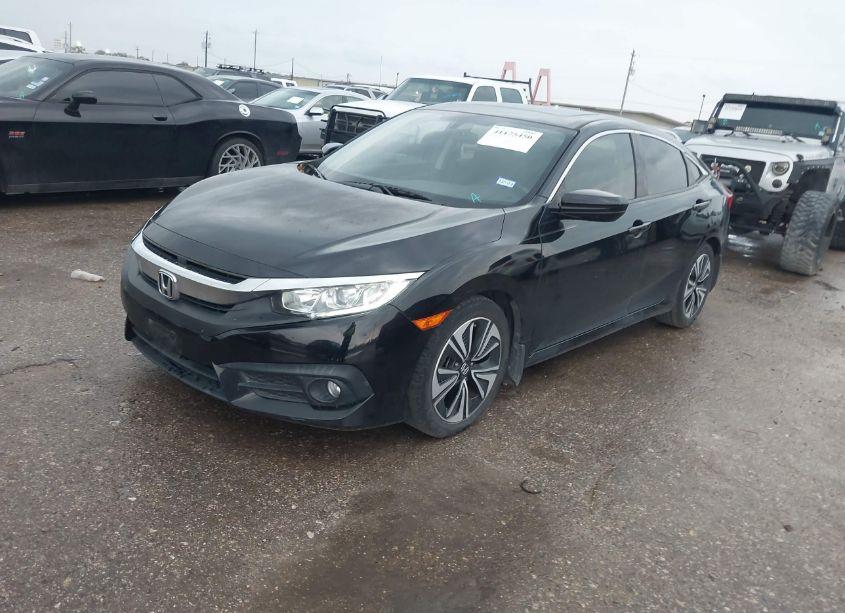 Photo 2 of 2018 Honda Civic EX-T (VIN JHMFC1F37JX007494)