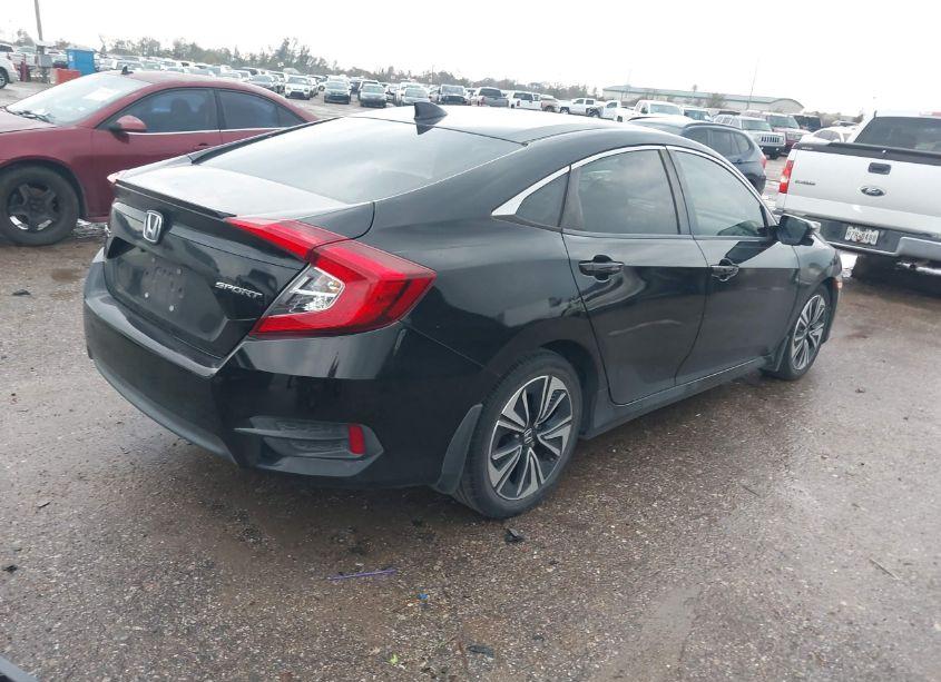 Photo 4 of 2018 Honda Civic EX-T (VIN JHMFC1F37JX007494)