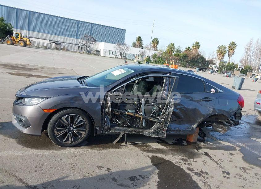 Photo 15 of 2018 Honda Civic EX-T (VIN JHMFC1F37JX017636)