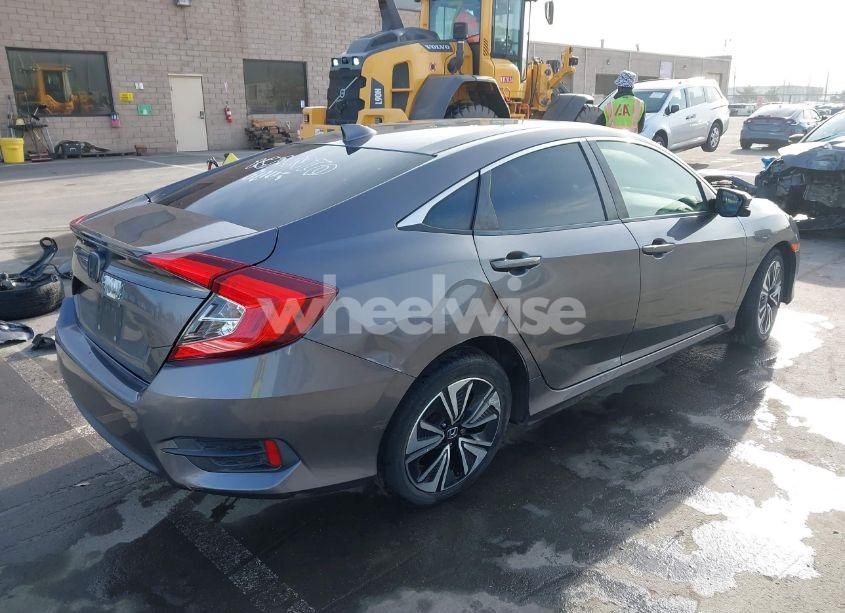 Photo 4 of 2018 Honda Civic EX-T (VIN JHMFC1F37JX017636)