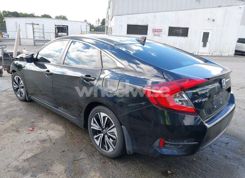 Photo 3 of 2018 Honda Civic EX-T (VIN JHMFC1F37JX023498)
