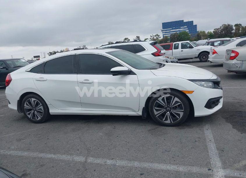Photo 13 of 2018 Honda Civic EX-T (VIN JHMFC1F37JX033660)