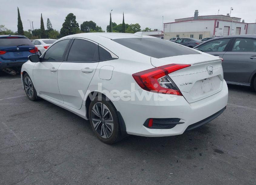 Photo 3 of 2018 Honda Civic EX-T (VIN JHMFC1F37JX033660)