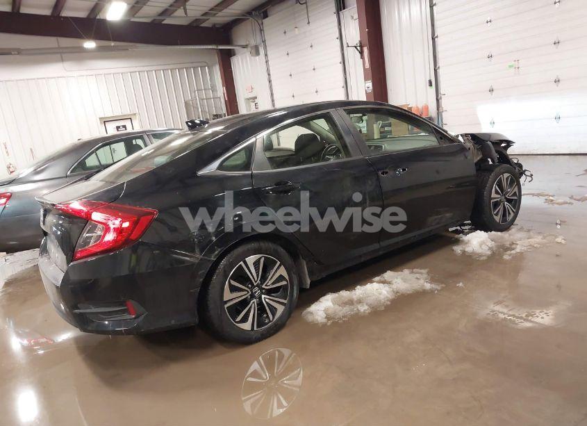 Photo 4 of 2018 Honda Civic EX-T (VIN JHMFC1F37JX037210)