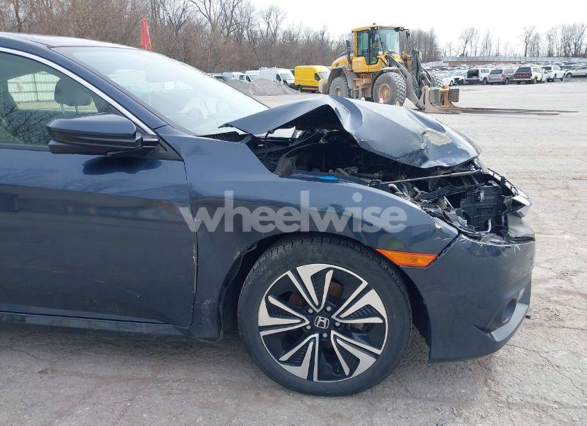 Photo 17 of 2018 Honda Civic EX-T (VIN JHMFC1F38JX007438)