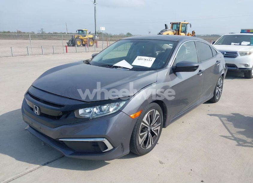 Photo 2 of 2018 Honda Civic EX-T (VIN JHMFC1F38JX009237)
