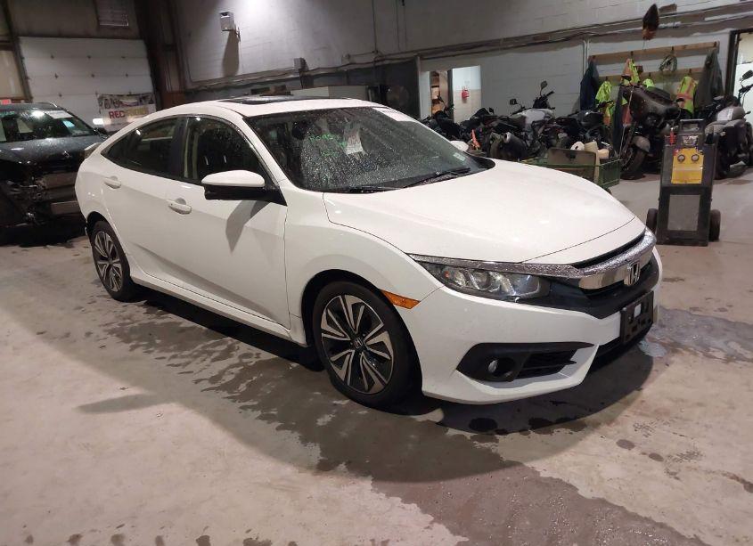 2018 Honda Civic EX-T (VIN JHMFC1F38JX037300) main photo