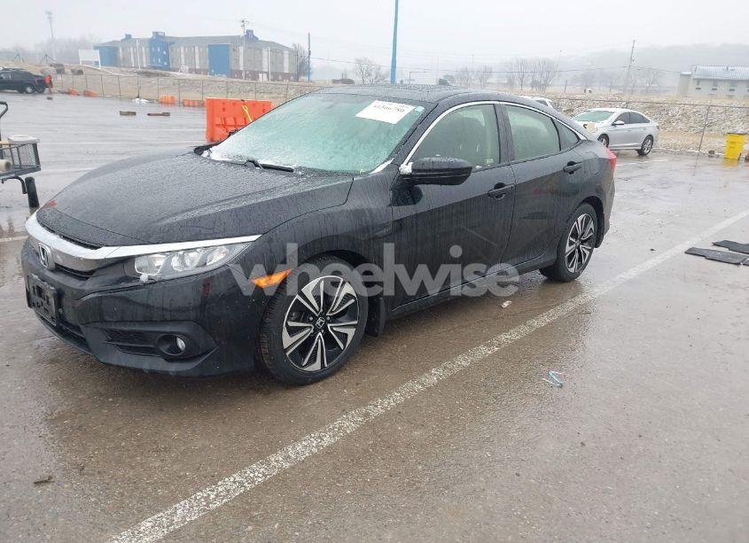 Photo 2 of 2018 Honda Civic EX-T (VIN JHMFC1F38JX039936)
