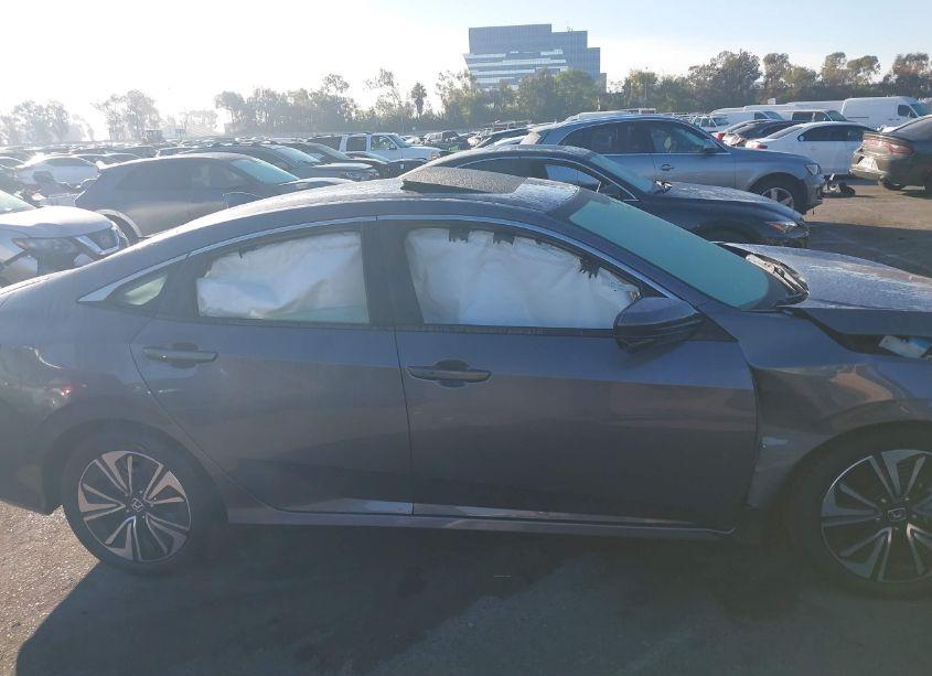 Photo 13 of 2018 Honda Civic EX-T (VIN JHMFC1F38JX042397)