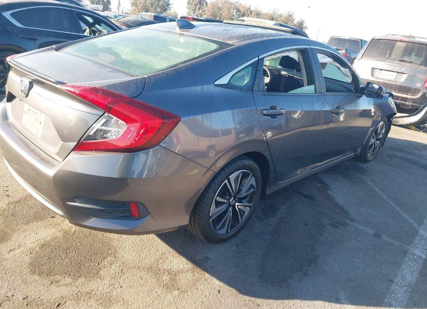 Photo 4 of 2018 Honda Civic EX-T (VIN JHMFC1F38JX042397)