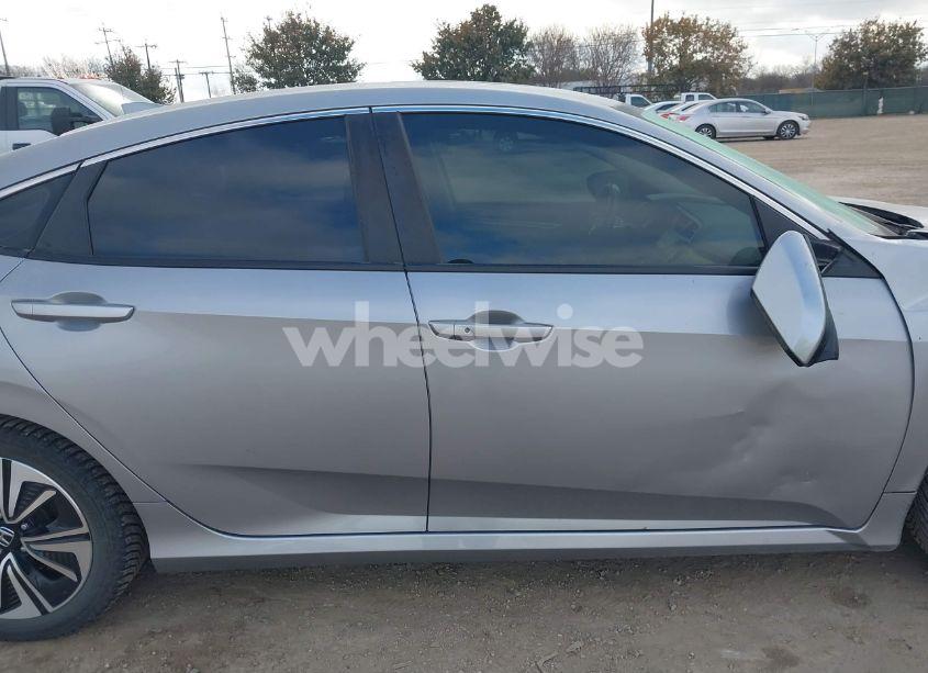 Photo 13 of 2018 Honda Civic EX-T (VIN JHMFC1F38JX044084)