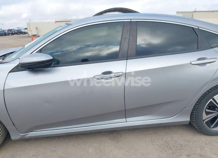 Photo 14 of 2018 Honda Civic EX-T (VIN JHMFC1F38JX044084)