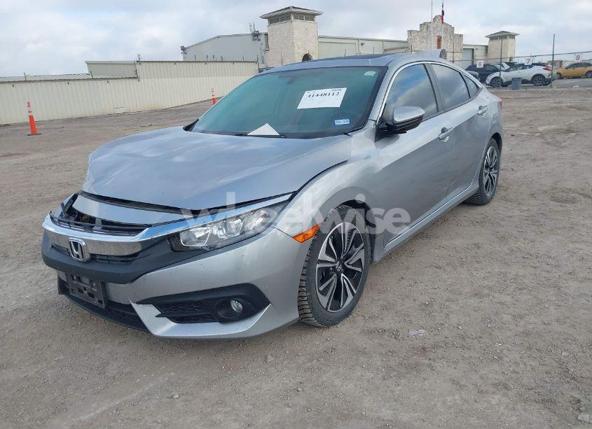 Photo 2 of 2018 Honda Civic EX-T (VIN JHMFC1F38JX044084)