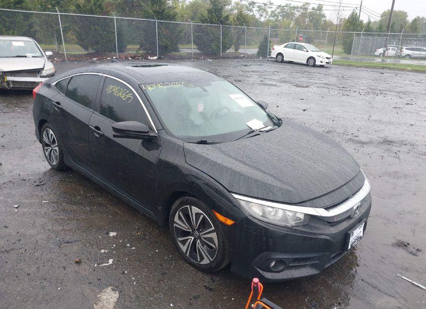 2018 Honda Civic EX-T (VIN JHMFC1F39JX000711) main photo