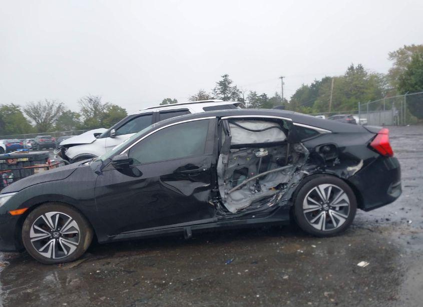 Photo 14 of 2018 Honda Civic EX-T (VIN JHMFC1F39JX000711)