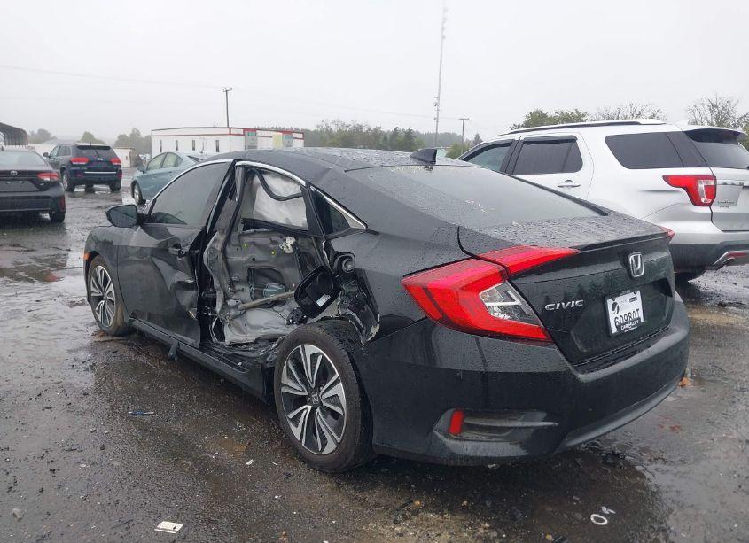 Photo 3 of 2018 Honda Civic EX-T (VIN JHMFC1F39JX000711)