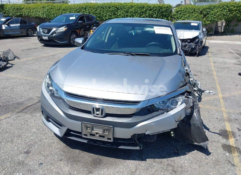 Photo 12 of 2018 Honda Civic EX-T (VIN JHMFC1F39JX003334)