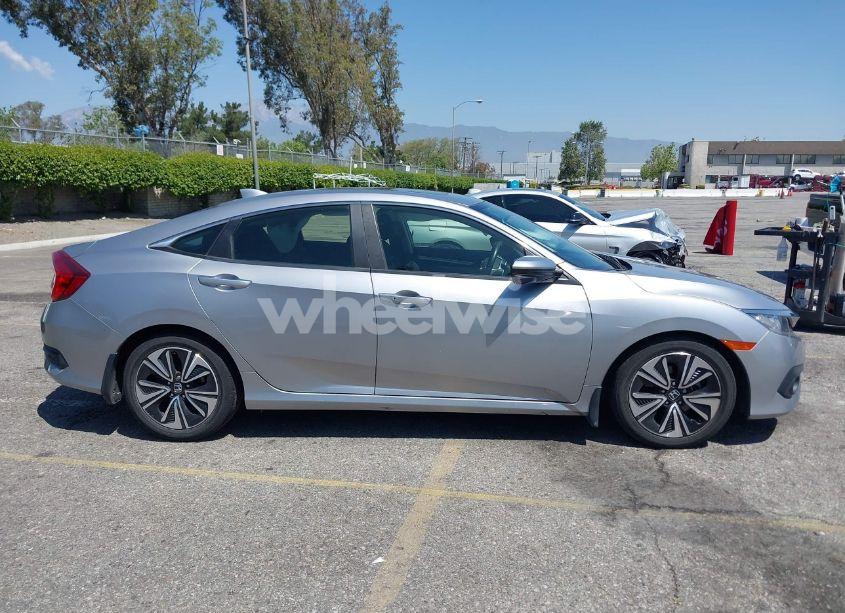 Photo 13 of 2018 Honda Civic EX-T (VIN JHMFC1F39JX003334)