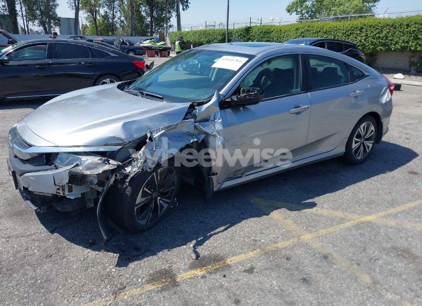 Photo 2 of 2018 Honda Civic EX-T (VIN JHMFC1F39JX003334)