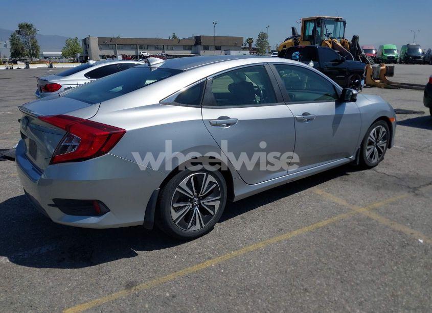 Photo 4 of 2018 Honda Civic EX-T (VIN JHMFC1F39JX003334)