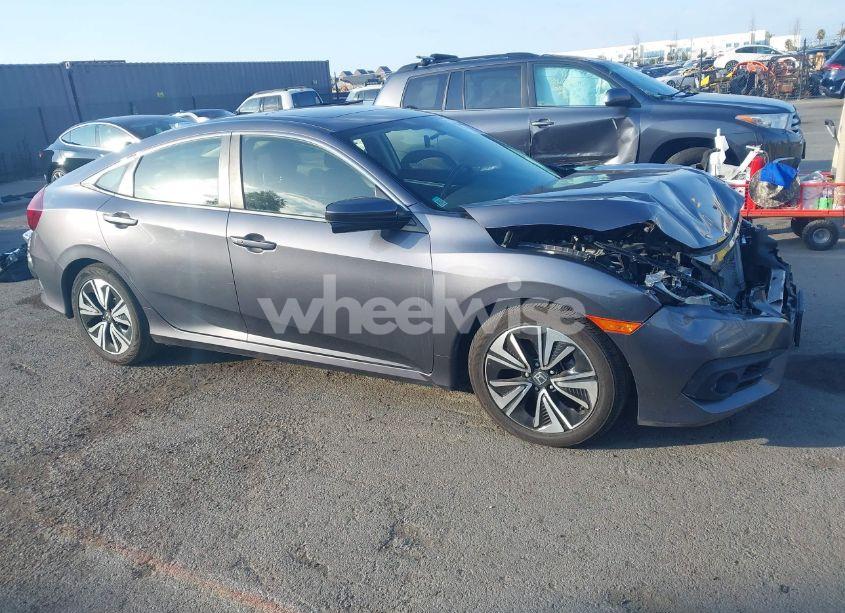 Photo 13 of 2018 Honda Civic EX-T (VIN JHMFC1F39JX005990)