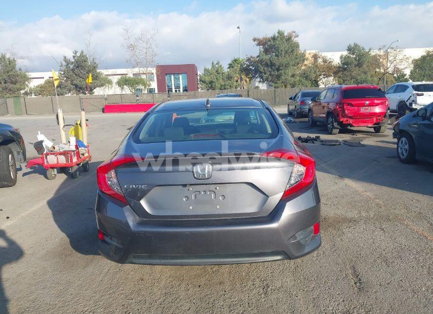 Photo 16 of 2018 Honda Civic EX-T (VIN JHMFC1F39JX005990)