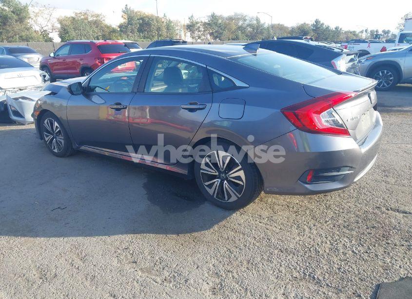 Photo 3 of 2018 Honda Civic EX-T (VIN JHMFC1F39JX005990)