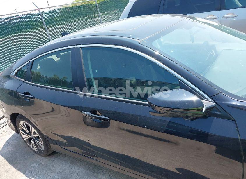 Photo 12 of 2018 Honda Civic EX-T (VIN JHMFC1F39JX012745)