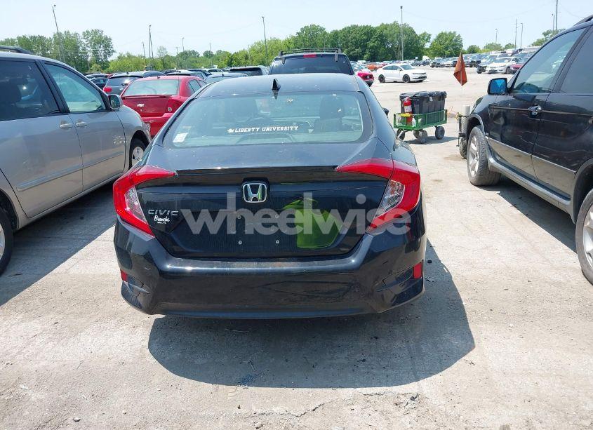 Photo 15 of 2018 Honda Civic EX-T (VIN JHMFC1F39JX012745)