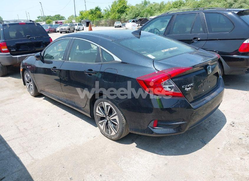 Photo 3 of 2018 Honda Civic EX-T (VIN JHMFC1F39JX012745)