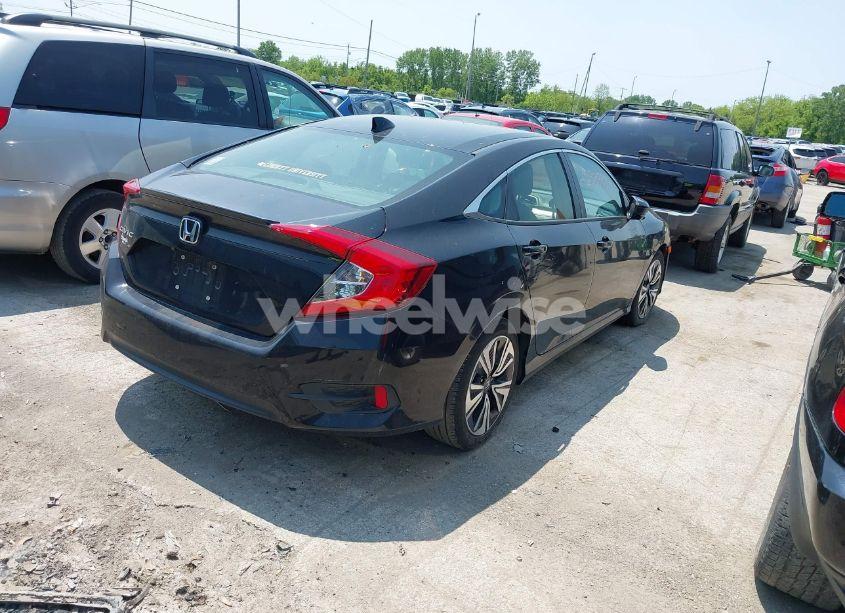 Photo 4 of 2018 Honda Civic EX-T (VIN JHMFC1F39JX012745)