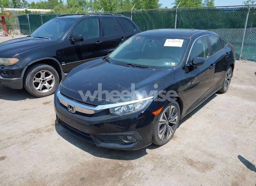 Photo 6 of 2018 Honda Civic EX-T (VIN JHMFC1F39JX012745)